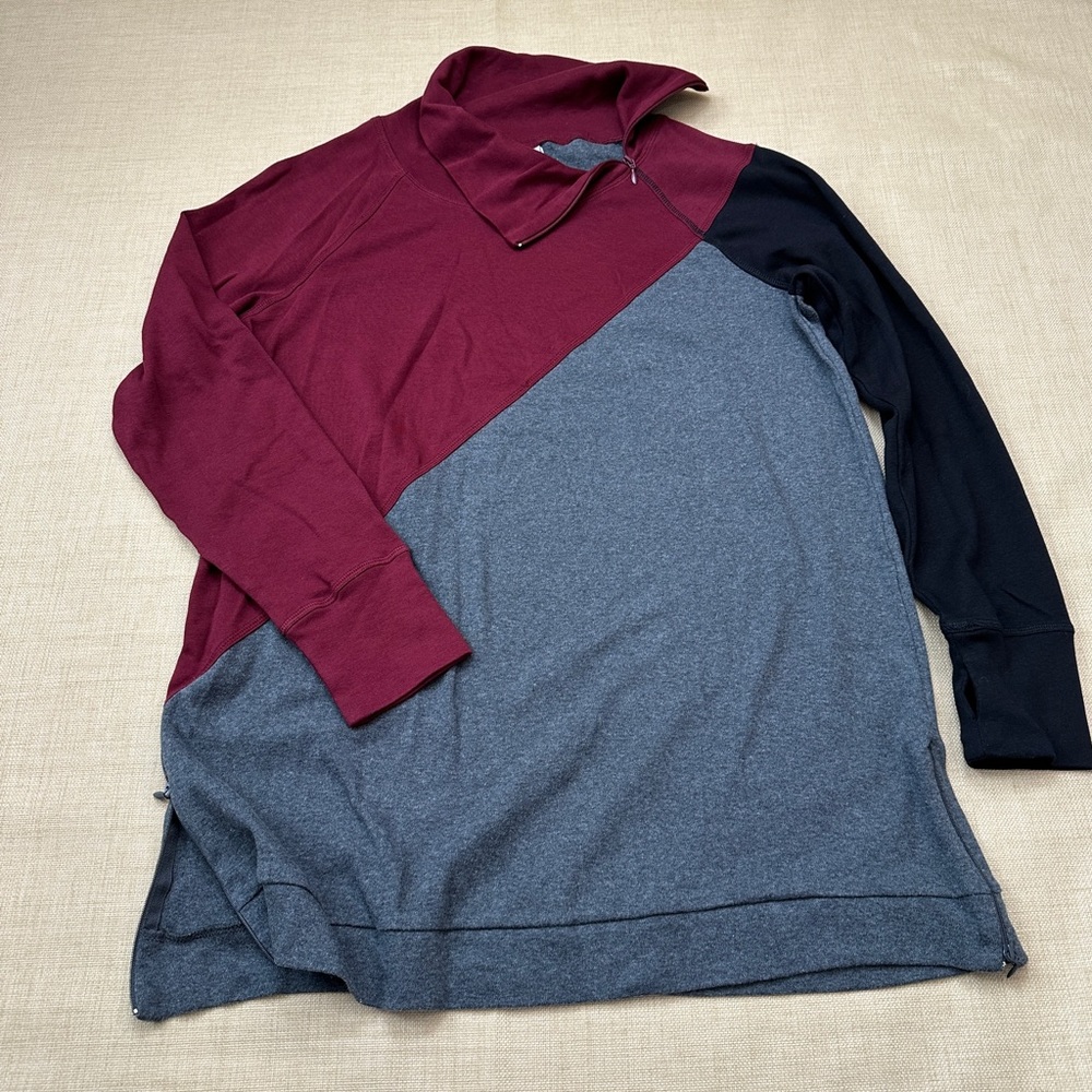 Scandia Woods Maroon, Gray, Black Popover Zipper Funnel Long Sleeve Tunic